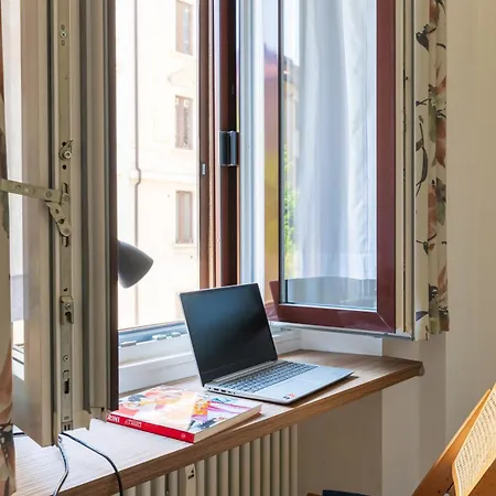 Casa Dimi - 2 Bedroom 2 En-suite Bath, 2 Min M5, Smart Lock