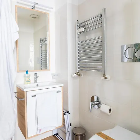 Casa Dimi - 2 Bedroom 2 En-suite Bath, 2 Min M5, Smart Lock *