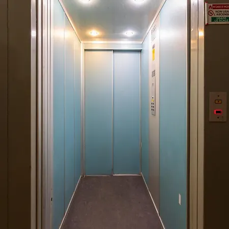 Апартаменты Casa Dimi - 2 Bedroom 2 En-suite Bath, 2 Min M5, Smart Lock *