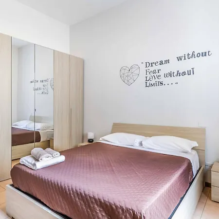 Apartment Domusmi San Gregorio 10 Milan