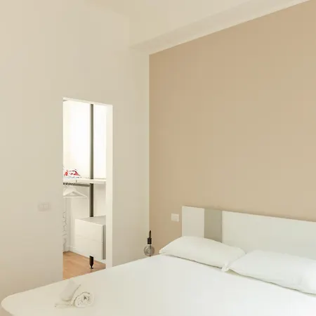 Exclusive - Next To The Metro * Milano