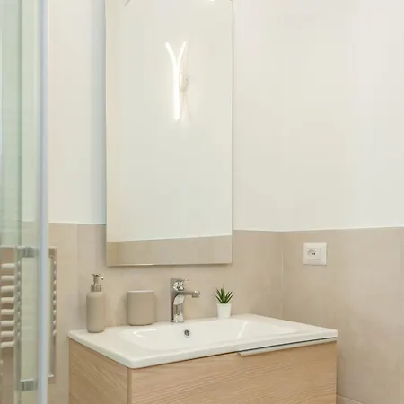 Lägenhet Exclusive - Next To The Metro Milano