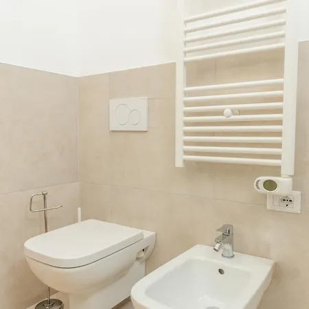 Lägenhet Exclusive - Next To The Metro Milano