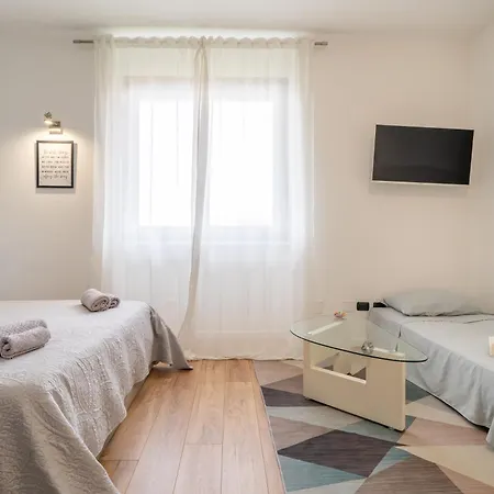 Bed & Breakfast Monolocale Ovidio Design 3*