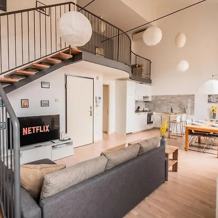 شقة Cozy Loft - Luxury And Quiet