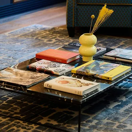 Nemi, Milan, A Tribute Portfolio 5* 밀라노