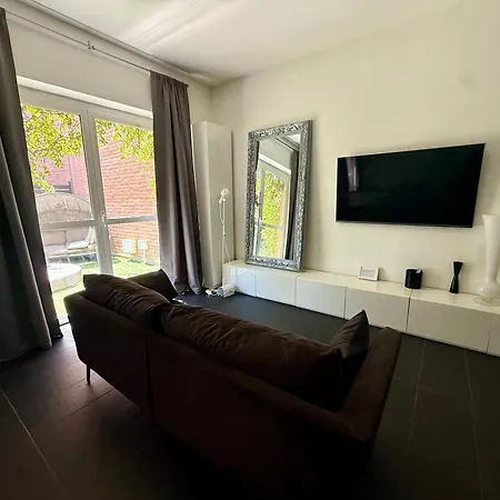 Lägenhet Private Garden Apartment, Navigli, 24h Security
