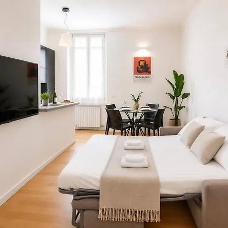 Lux Navigli Center شقة