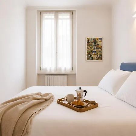 Lux Navigli Center شقة