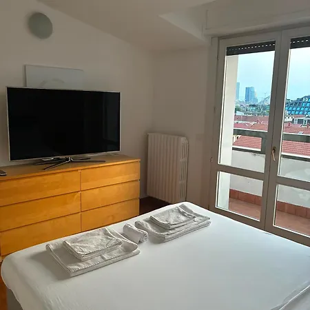 Isola- Attico Con Balcone Apartmán Milán