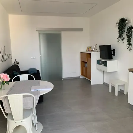 Centre-stylish Flat Porta Venezia Fast Wifi, Ac, Metro Милан