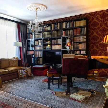 Charming Elegant In Historic Art Nouveau Building, Милан