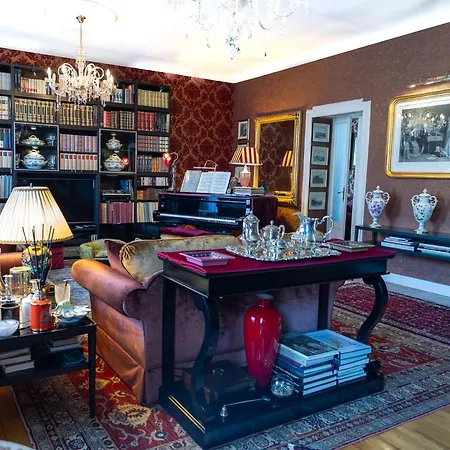 Charming Elegant In Historic Art Nouveau Building, 3* Милан