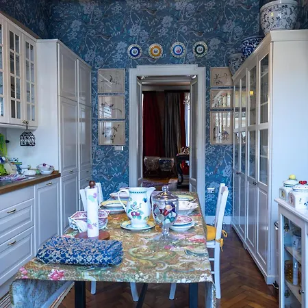 Charming Elegant In Historic Art Nouveau Building, Милан