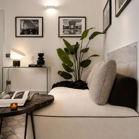 アパート Comecasa Sforza Chic -10 Min Walk From Duomo ミラノ