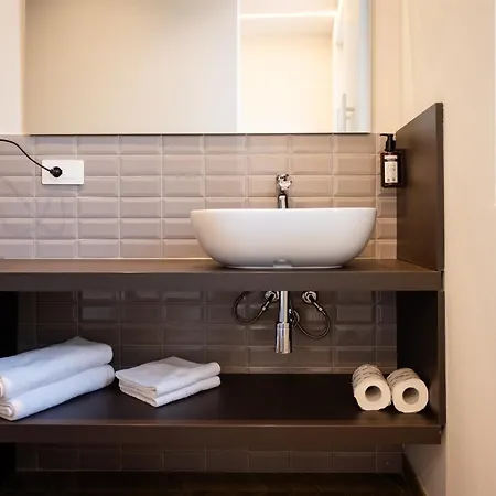 Rossovino Boutique 3*