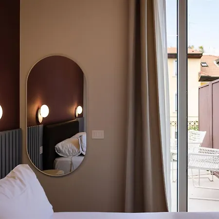 Rossovino Boutique