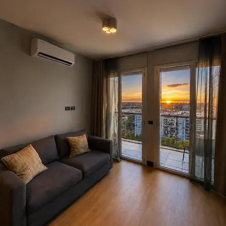 Skyline House - Free Parking & Terrace *