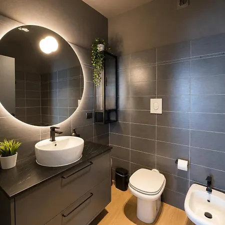 Appartement Skyline House - Free Parking & Terrace Milaan