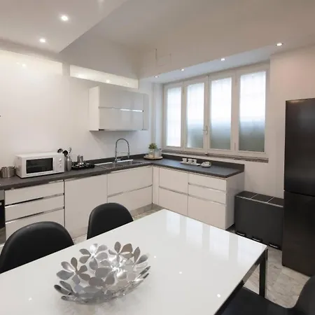 La Galleria - 160 Sqm Design Apartment, & Parking アパート ミラノ
