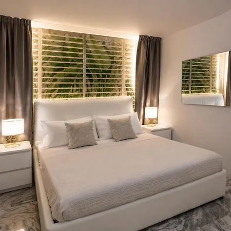 アパート La Galleria - 160 Sqm Design Apartment, & Parking ミラノ