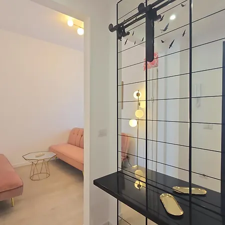 M4 Center - Design Washington - Self Check In - Wifi - Balcony - Ac - Milanoflats *