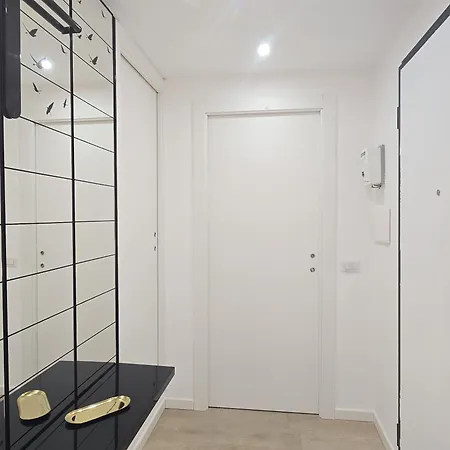 M4 Center - Design Washington - Self Check In - Wifi - Balcony - Ac - Milanoflats 아파트 *