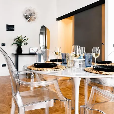 Comecasa Sforza Chic -10 Min Walk From Duomo ミラノ