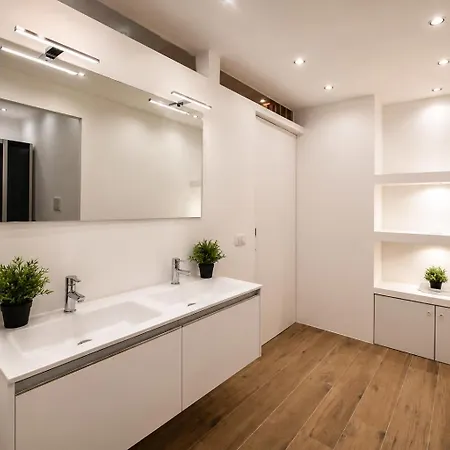 アパート La Galleria - 160 Sqm Design Apartment, & Parking *