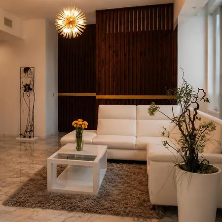 La Galleria - 160 Sqm Design Apartment, & Parking ミラノ