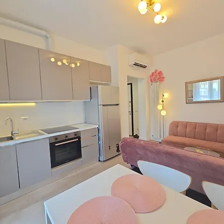 M4 Center - Design Washington - Self Check In - Wifi - Balcony - Ac - Milanoflats
