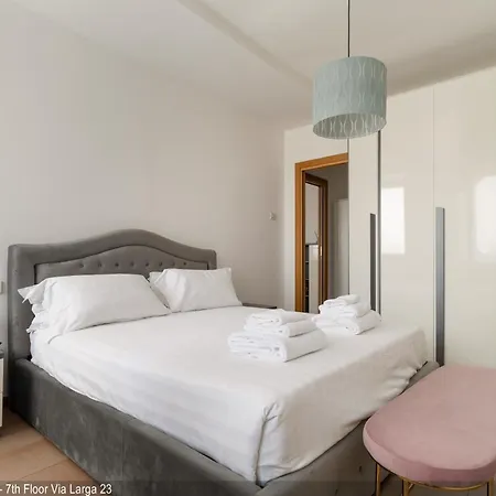Brera In Missori Apartamento Milão