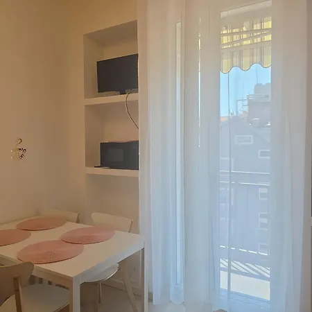 M4 Center - Design Washington - Self Check In - Wifi - Balcony - Ac - Milanoflats 아파트 밀라노
