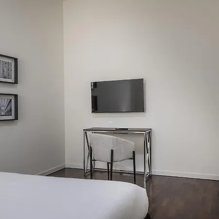 Fifty Eight Missori Three Bedrooms Daire