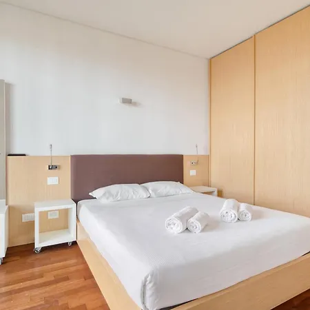 公寓 Giax Tower-Pool,Spa&Gym-Niguarda Hospital-10Min To Duomo 米兰