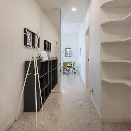 Fifty Eight Missori Three Bedrooms Daire