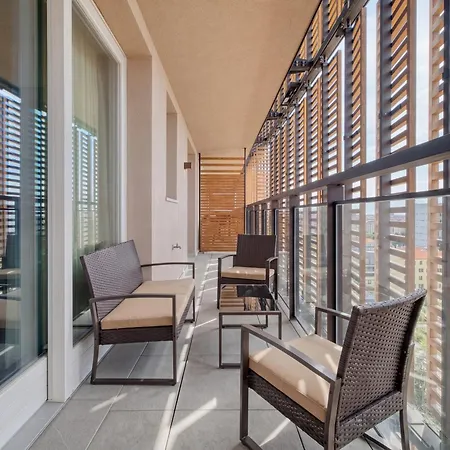 Giax Tower-Pool,Spa&Gym-Niguarda Hospital-10Min To Duomo 公寓