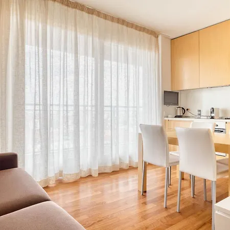 Giax Tower-Pool,Spa&Gym-Niguarda Hospital-10Min To Duomo 公寓