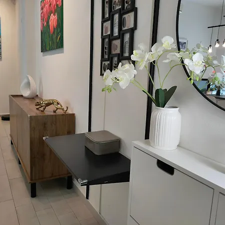 Isola Metro 20m Modern Balcony Arthome Appartamento Milano