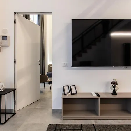 Luxury House In Pietrasanta 140 Mq דירה מילאנו