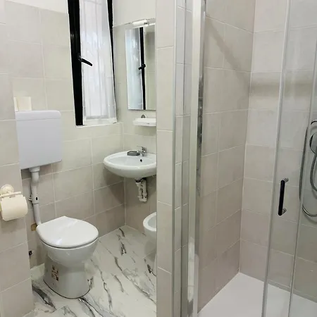 Aparthotel Dergano 2 & 4 Near Metro Stop アパートホテル