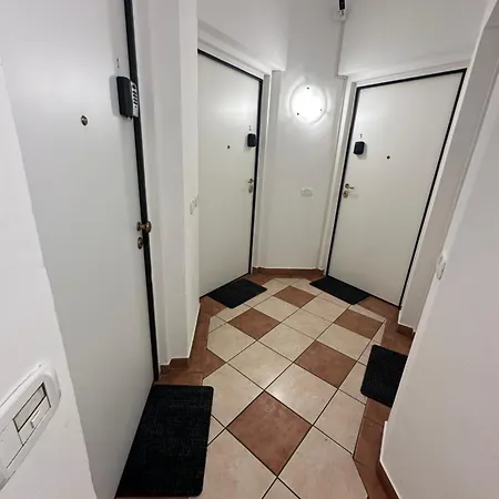 アパートホテル Aparthotel Dergano 2 & 4 Near Metro Stop