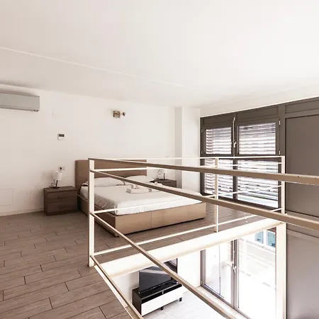 Youhosty - Bruno Maderna 17 Duplex Lejlighed