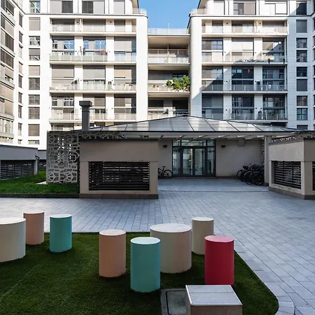 Youhosty - Bruno Maderna 17 Duplex * Milano