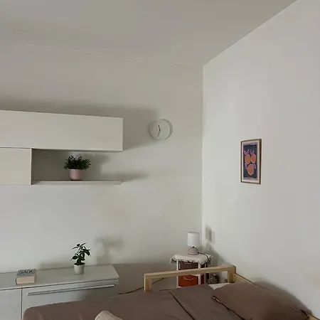 Cozy In Bovisa, Close To Tram Bus And Train Daire *