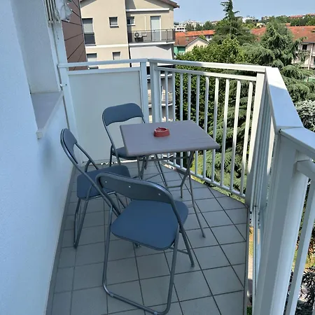 Apartment Airb&b Mery -fabrique Unipol Dome- Milan