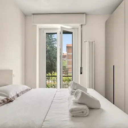 Davide Host Classy&easy * Milan