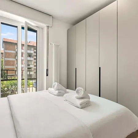 Davide Host Classy&easy Apartment Milan