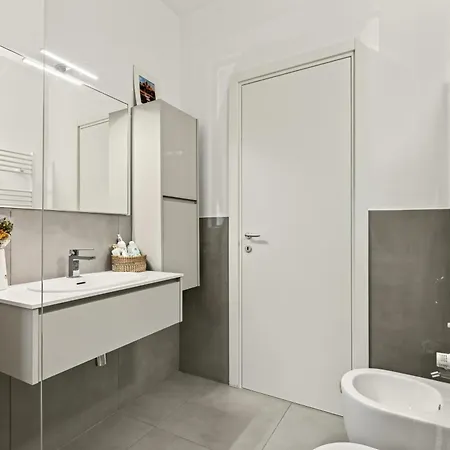 Davide Host Classy&easy Apartment