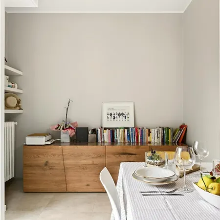 Davide Host Classy&easy Milan